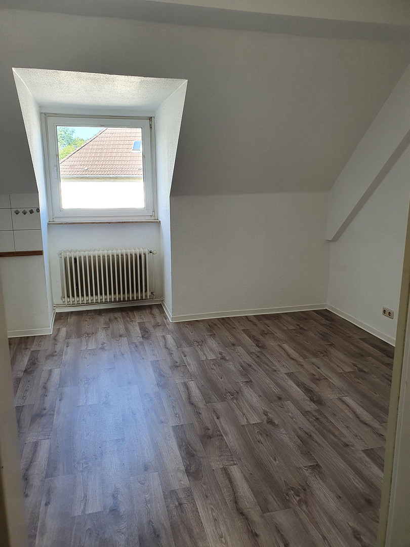 Gut geschnittene 3-Raum KDB-Wohnung im DG – Huttropstr. 52, 45138 Essen(Huttrop) – Vorschaubild 4