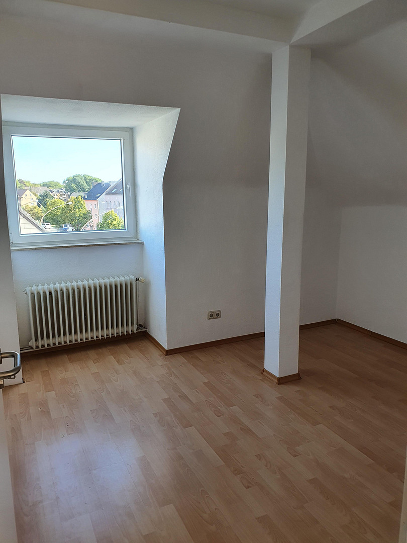 Gut geschnittene 3-Raum KDB-Wohnung im DG – Huttropstr. 52, 45138 Essen(Huttrop) – Vorschaubild 3
