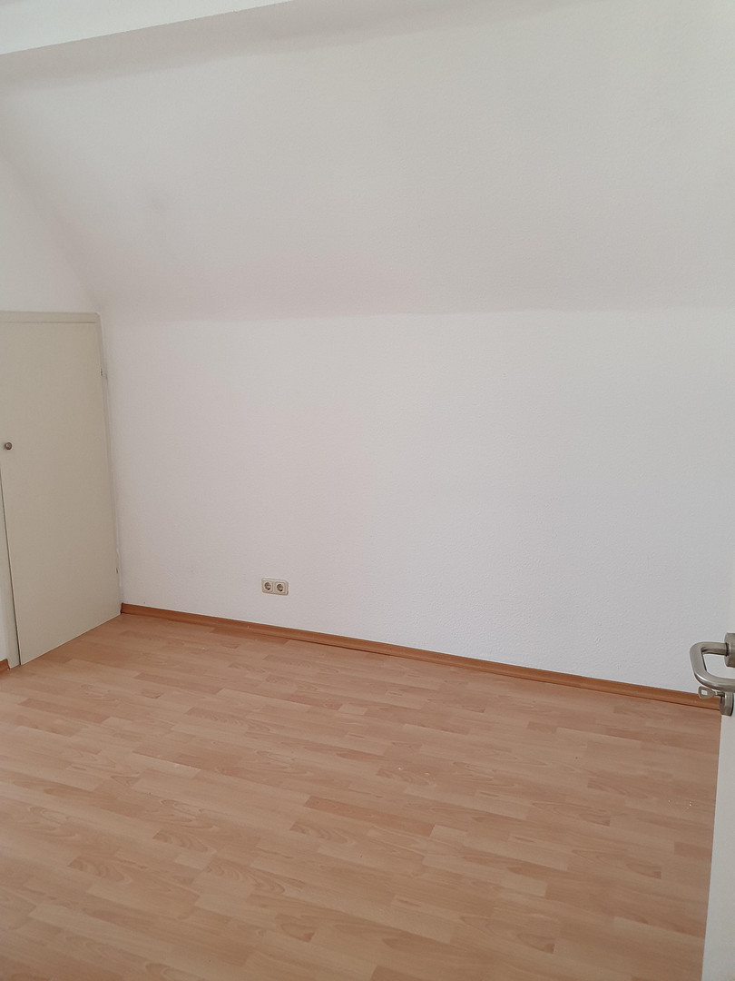 Gut geschnittene 3-Raum KDB-Wohnung im DG – Huttropstr. 52, 45138 Essen(Huttrop) – Vorschaubild 6