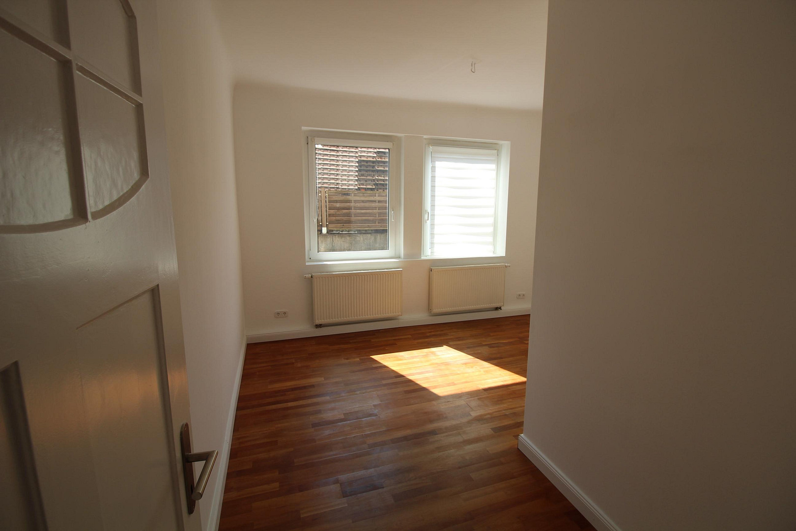 Frisch renovierte E.G Wohnung mit Balkon und Garten zur Mitnutzung – 70199 Stuttgart(Süd) – Vorschaubild 14