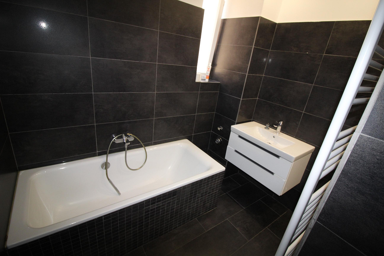 Frisch renovierte E.G Wohnung mit Balkon und Garten zur Mitnutzung – 70199 Stuttgart(Süd) – Vorschaubild 22