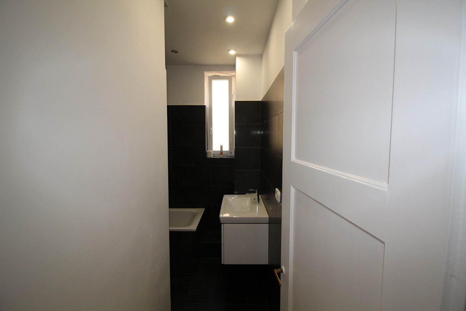 Frisch renovierte E.G Wohnung mit Balkon und Garten zur Mitnutzung – 70199 Stuttgart(Süd) – Vorschaubild 19