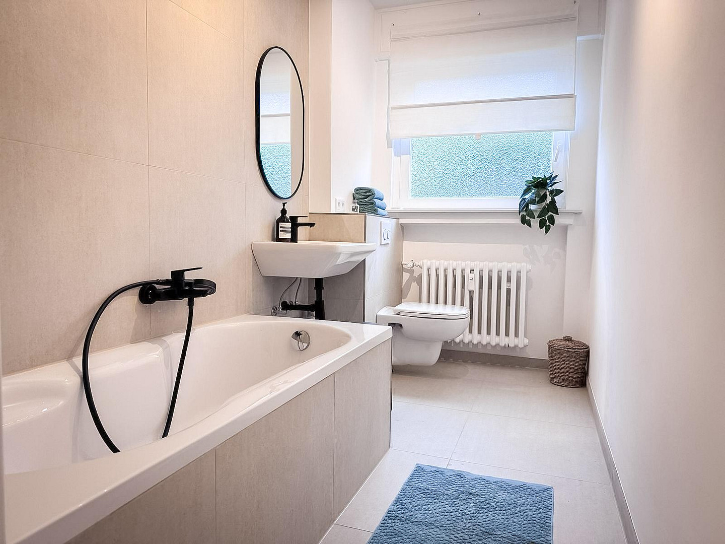 Wunderschöne 3 Zimmer-Wohnung mit großem Balkon & Stellplatz vor der Tür in Sachsenhausen-Nord – 60596 Frankufrt(Sachsenhausen) – Vorschaubild 4