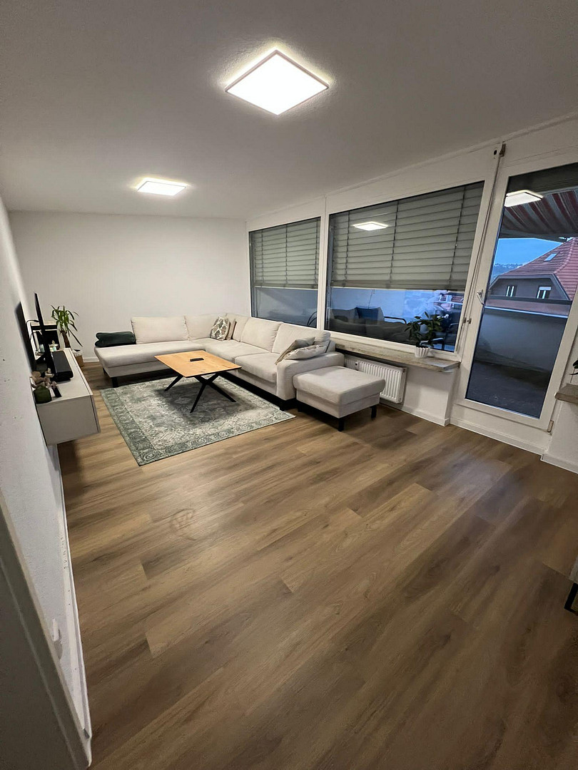 Kernsaniert, Stylische 2-Zim.-Wohnung mit Riesen-Terrasse & Traumhafter Aussicht!