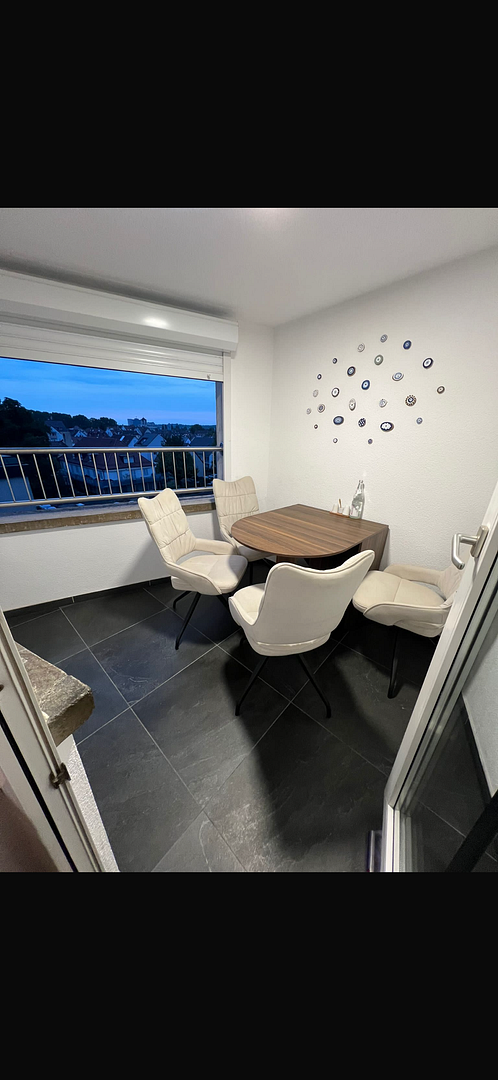 Kernsaniert, Stylische 2-Zim.-Wohnung mit Riesen-Terrasse & Traumhafter Aussicht! – Foto 8