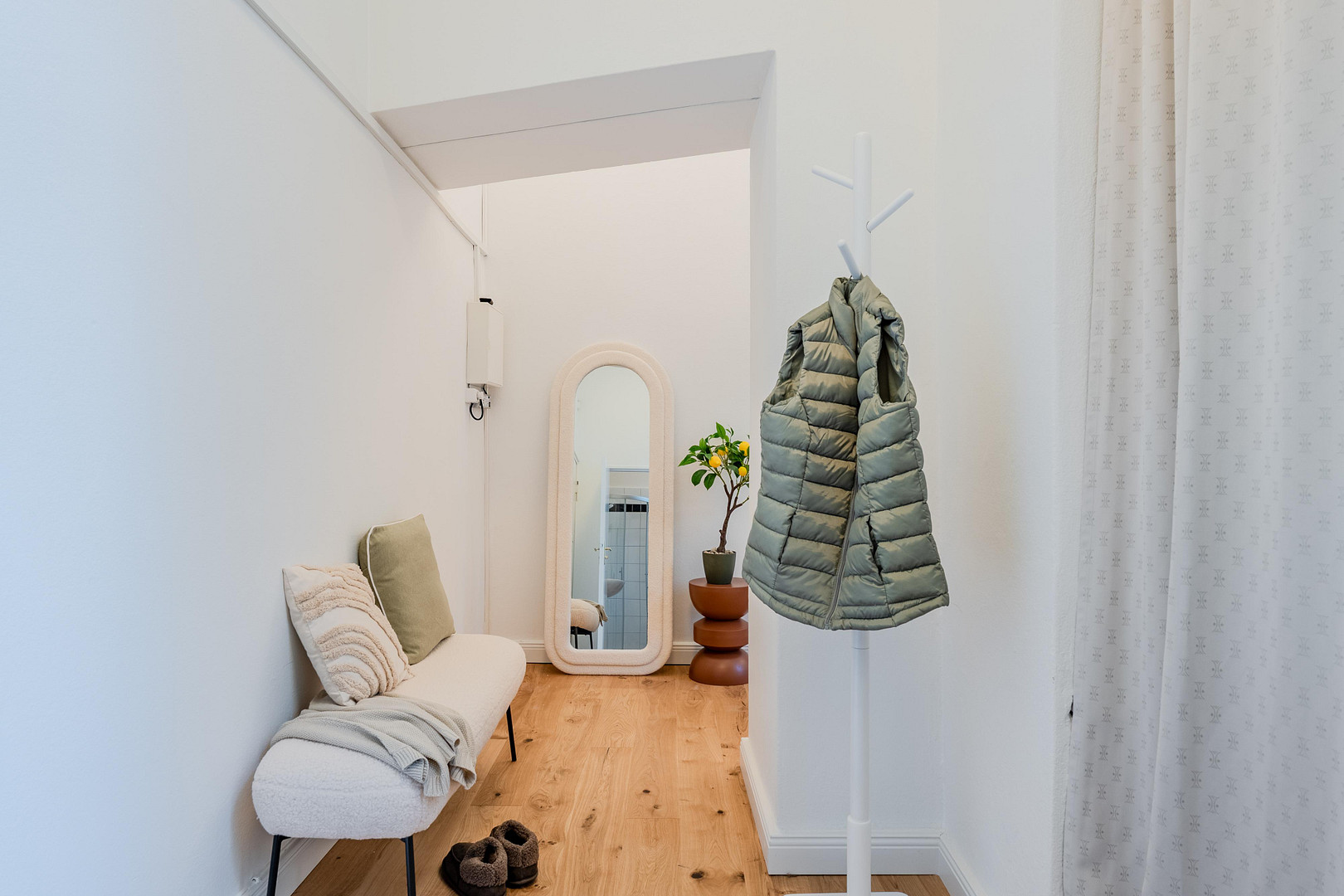 *PROVISIONSFREI* Bezugsfreie renovierte 2-Zimmer Altbauperle in hersschaftlichem Altbau in TOP-Lage – Prager Strasse 3, 10779 Berlin(Wilmersdorf) – Vorschaubild 6