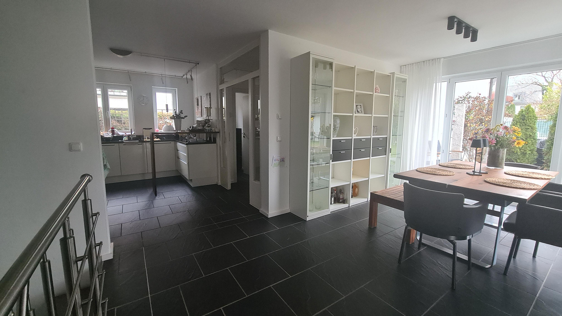 VON PRIVAT UND PROVISIONFREI: Reiheneckhaus in Großhadern im Blumenviertel – 81377 München(Hadern) – Vorschaubild 3