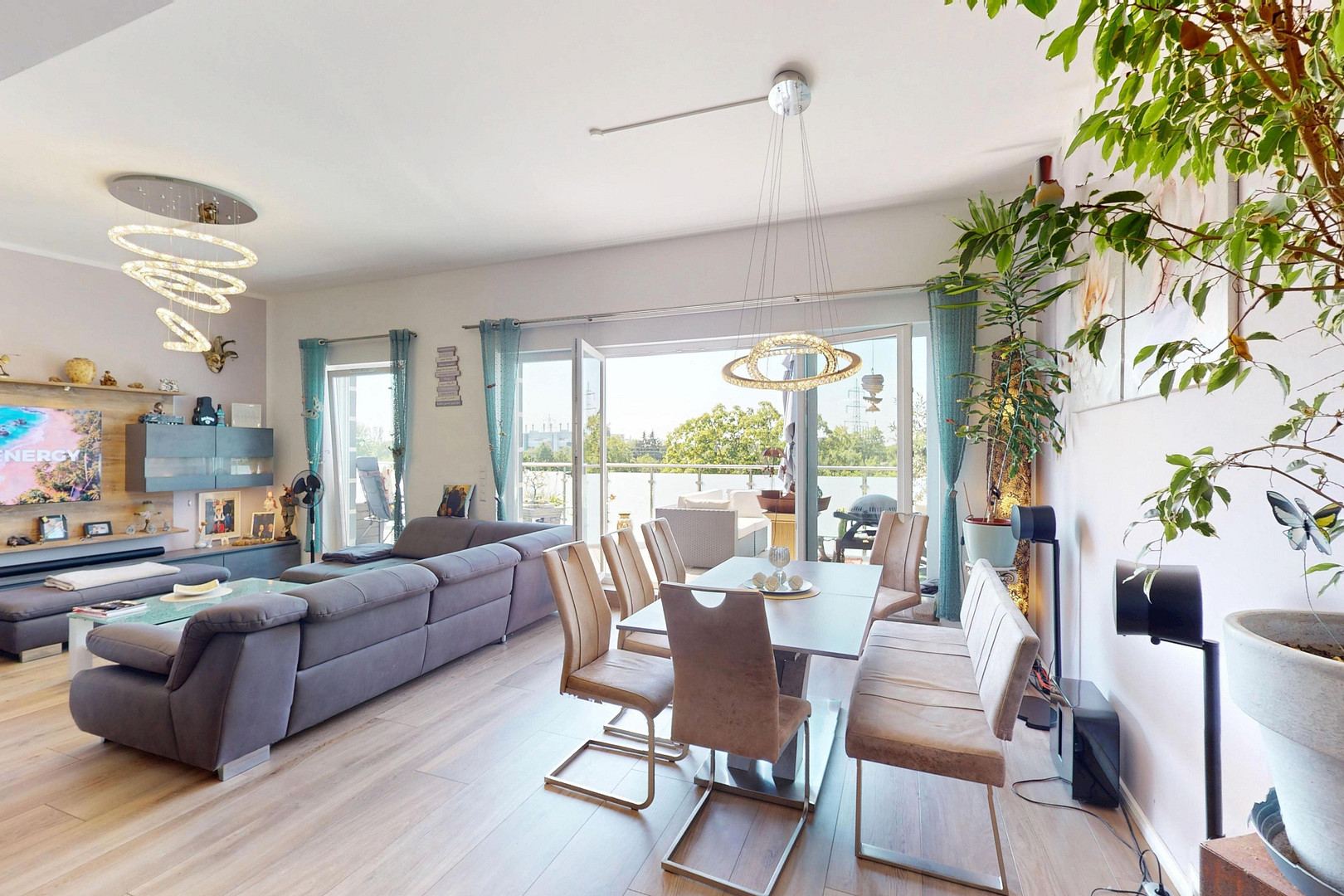 Einzigartige Vier-Zimmer-Penthousewohnung mit Lift und Terrasse in Frankfurt am Main – 65934 Frankfurt am Main(Nied) – Vorschaubild 4