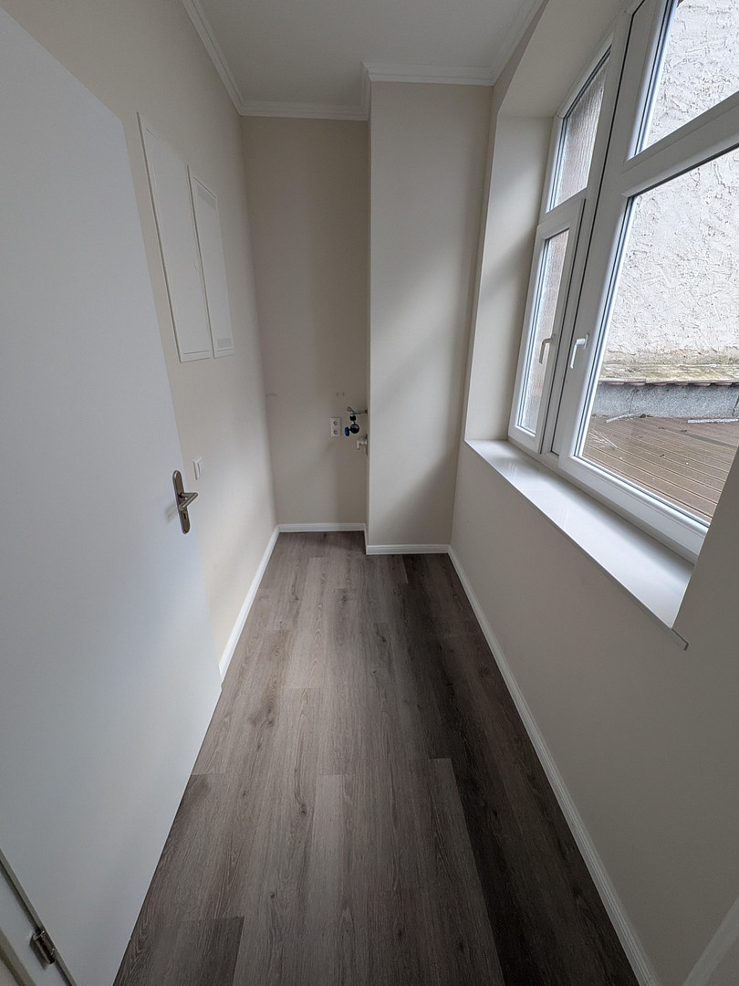 Top 5-Zimmer KfW Wohnung mit Küche, Balkon Bodenheizung in bester Lage von Wiesbaden Mitte – Moritzstraße  68, 65185 Wiesbaden – Vorschaubild 9