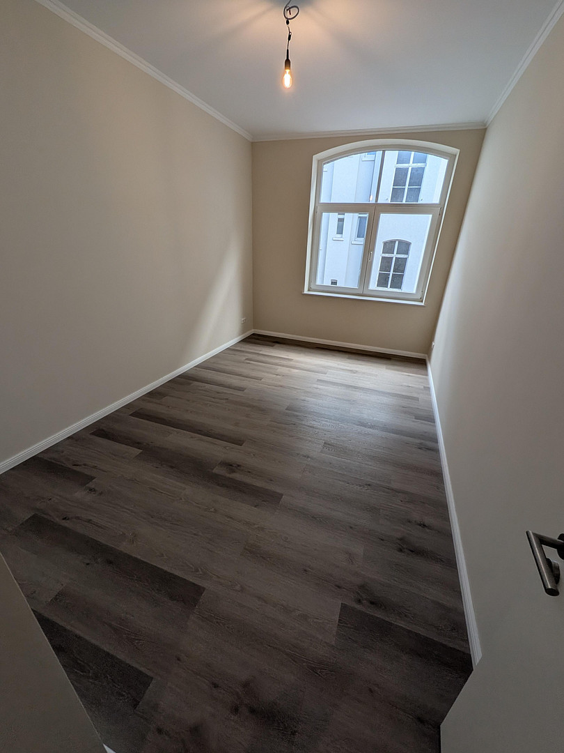 Top 5-Zimmer KfW Wohnung mit Küche, Balkon Bodenheizung in bester Lage von Wiesbaden Mitte – Moritzstraße  68, 65185 Wiesbaden – Vorschaubild 5