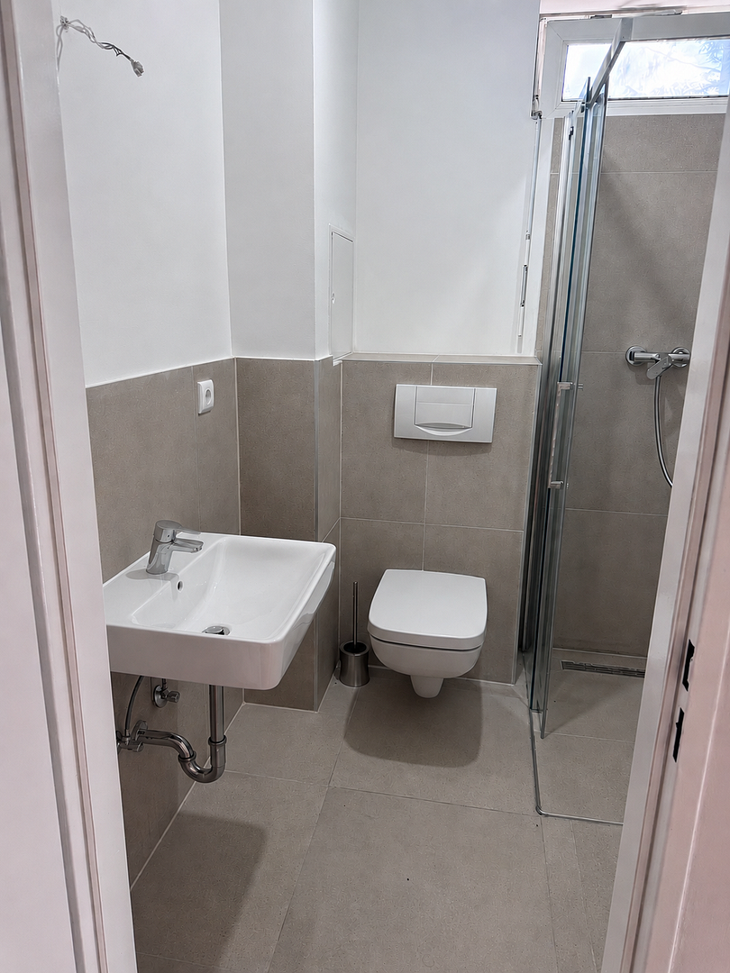 Berlin-Nikolassee: Sanierte 41 qm Wohnung mit Küche, renoviertem Bad und großem Balkon im Grünen – Potsdamer Chaussee 48A, 14129 Berlin-Bezirk Steglitz-Zehlendorf(Nikolassee) – Vorschaubild 6