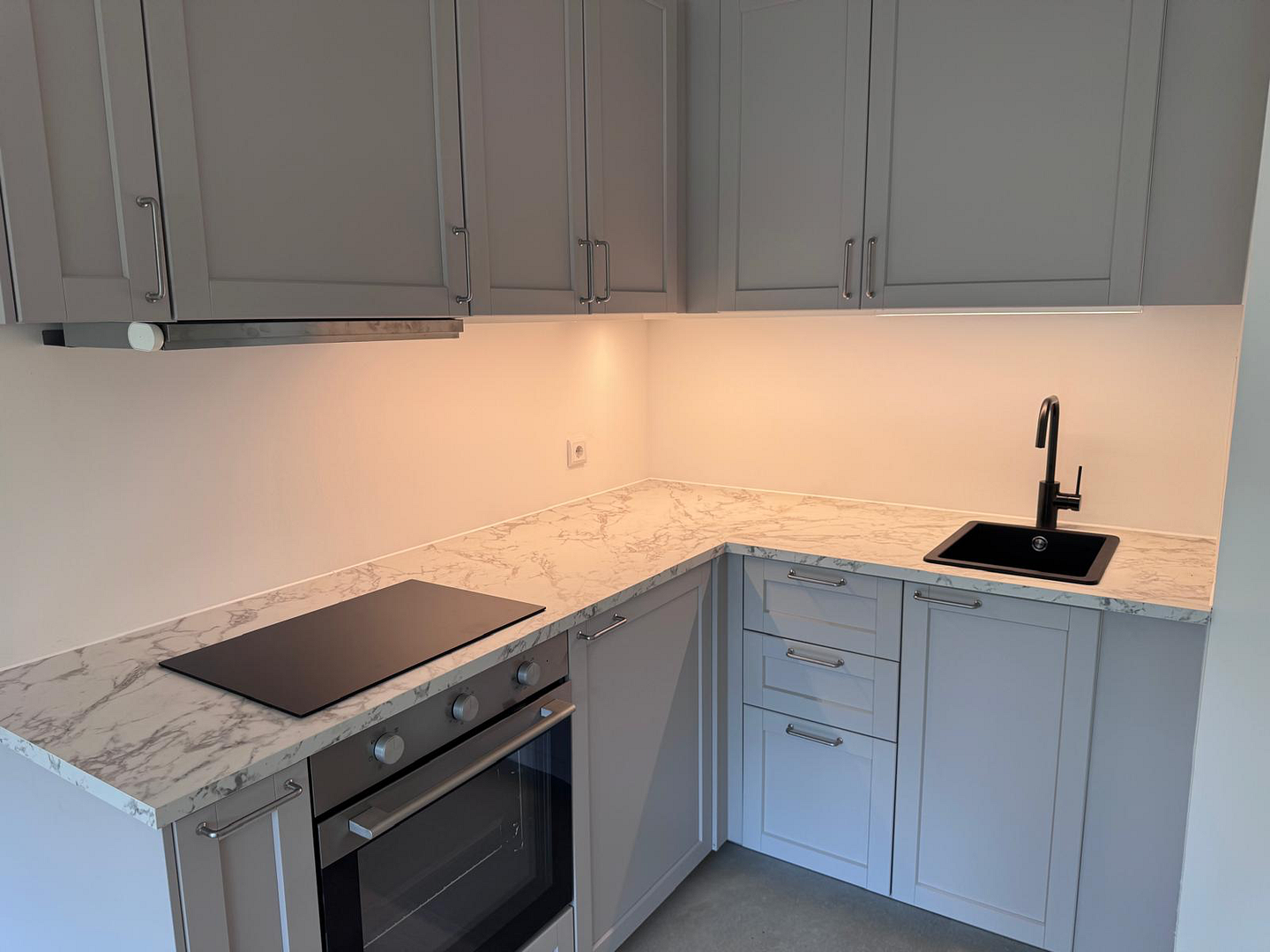 Berlin-Nikolassee: Sanierte 41 qm Wohnung mit Küche, renoviertem Bad und großem Balkon im Grünen – Potsdamer Chaussee 48A, 14129 Berlin-Bezirk Steglitz-Zehlendorf(Nikolassee) – Vorschaubild 3