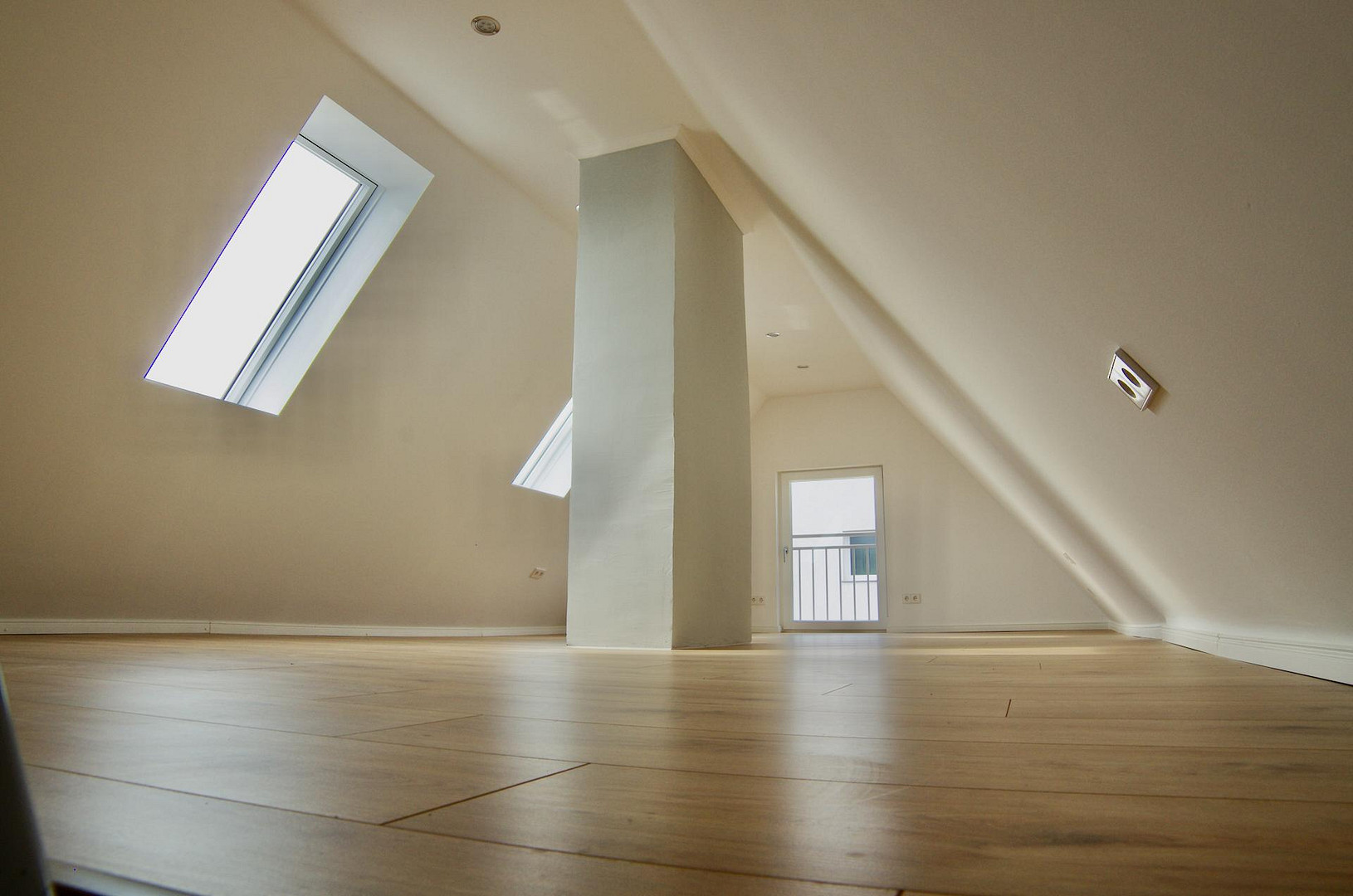 Traumhafte Doppelhaushälfte | Garten | Wallbox | klimatisiertes Dachstudio | 133 m2 | Köhlerberg – Köhlerbergstraße 28, 38440 Wolfsburg – Vorschaubild 14