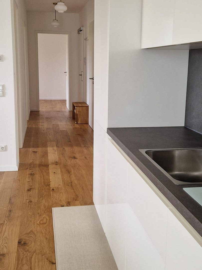 Neubau-Eigentumswohnung mit direkter Sicht auf einen kleinen See im Quartier HUGOS – 12109 Berlin(Mariendorf) – Vorschaubild 3