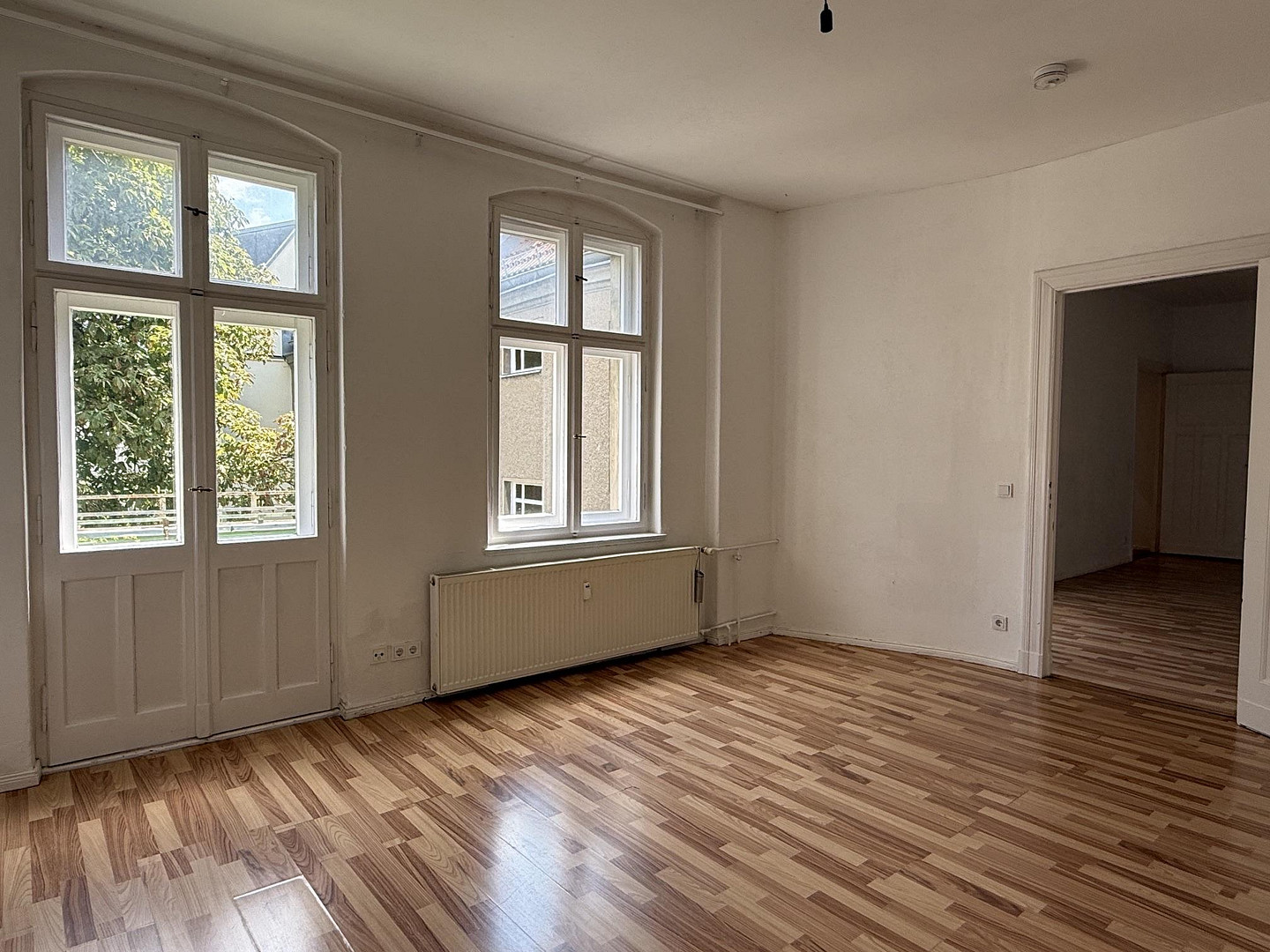 Bezugsfreie helle 2-Zimmer QG Altbauwohnung in der Nähe vom Schloss Charlottenburg (provisionsfrei) – Mindener Straße 3, 10589 Berlin(Charlottenburg) – Vorschaubild 2