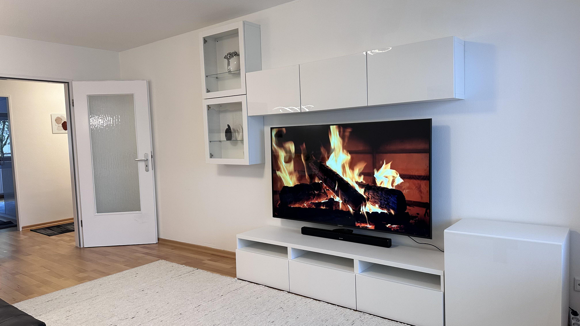 Neben der U-Bahn, komplett möbliert, 3-Zimmer-Wohnung - Wohnen auf Zeit in Milbertshofen – Georgenschwaigstraße 24, 80807 München(Milbertshofen) – Vorschaubild 5