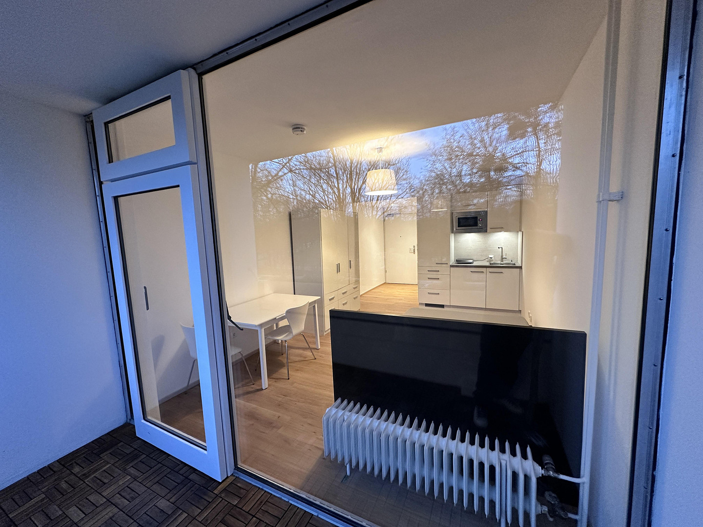 Helle 1-Zimmer-Wohnung mit Balkon — vollrenoviert, möbliert — München- Forstenried – 81476 München(Fürstenried) – Vorschaubild 4