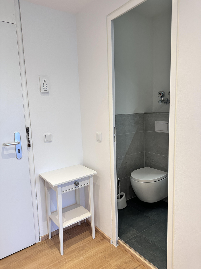 Helle 1-Zimmer-Wohnung mit Balkon — vollrenoviert, möbliert — München- Forstenried – 81476 München(Fürstenried) – Vorschaubild 5