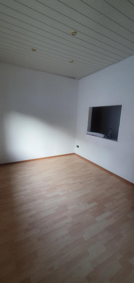 Mehrfamilienhaus mit Gewerbeeinheit in Bestlage   Terasse/Garage/Freiflächen usw... auf Hauptstrasse – Ütterlingser Str. 23, 58791 Werdohl(Ütterlingsen) – Vorschaubild 11