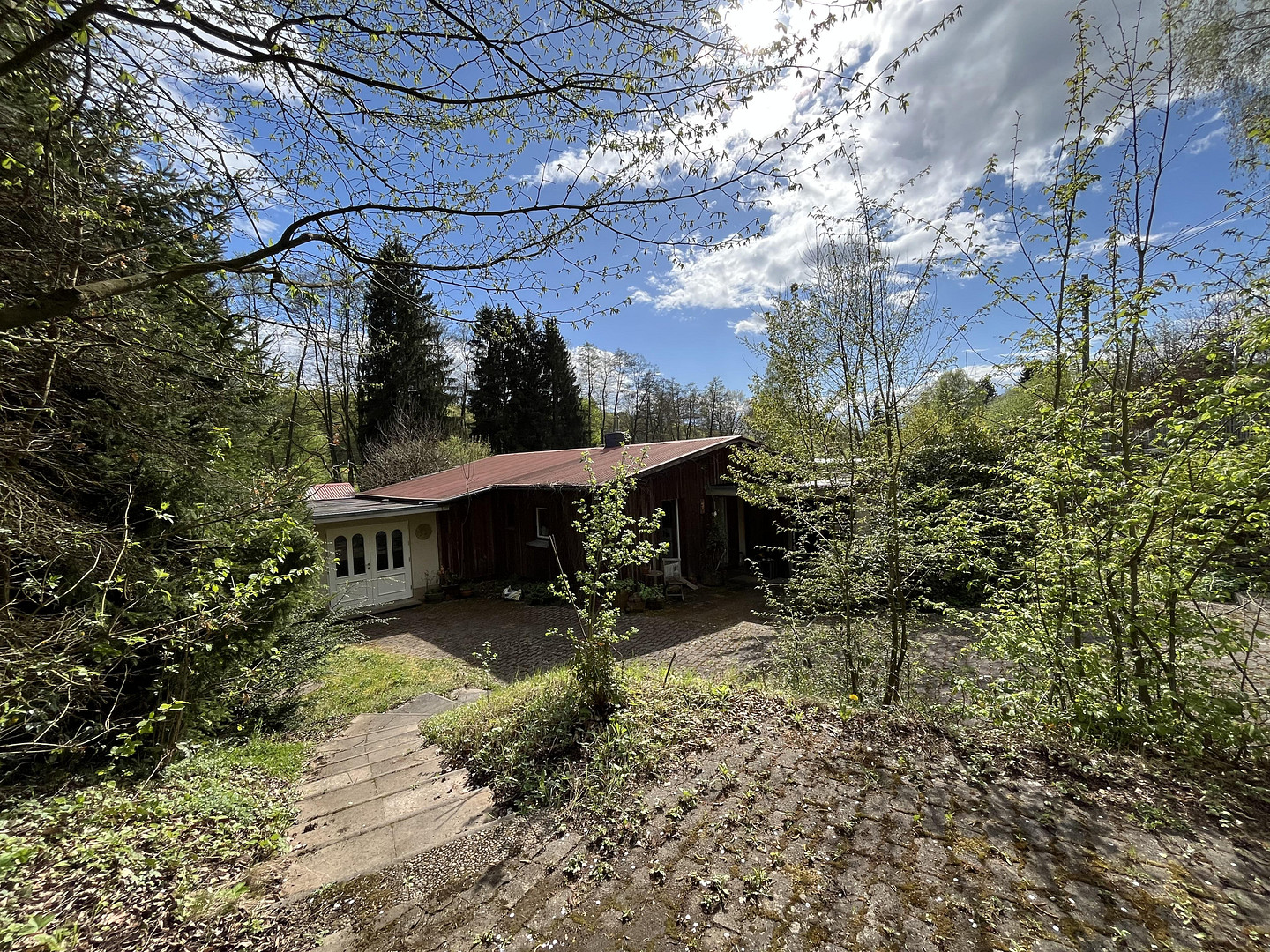 Kernsaniertes Haus mit großen Grundstück am Bach – In den Bruchwiesen 7, 35321 Laubach – Vorschaubild 3