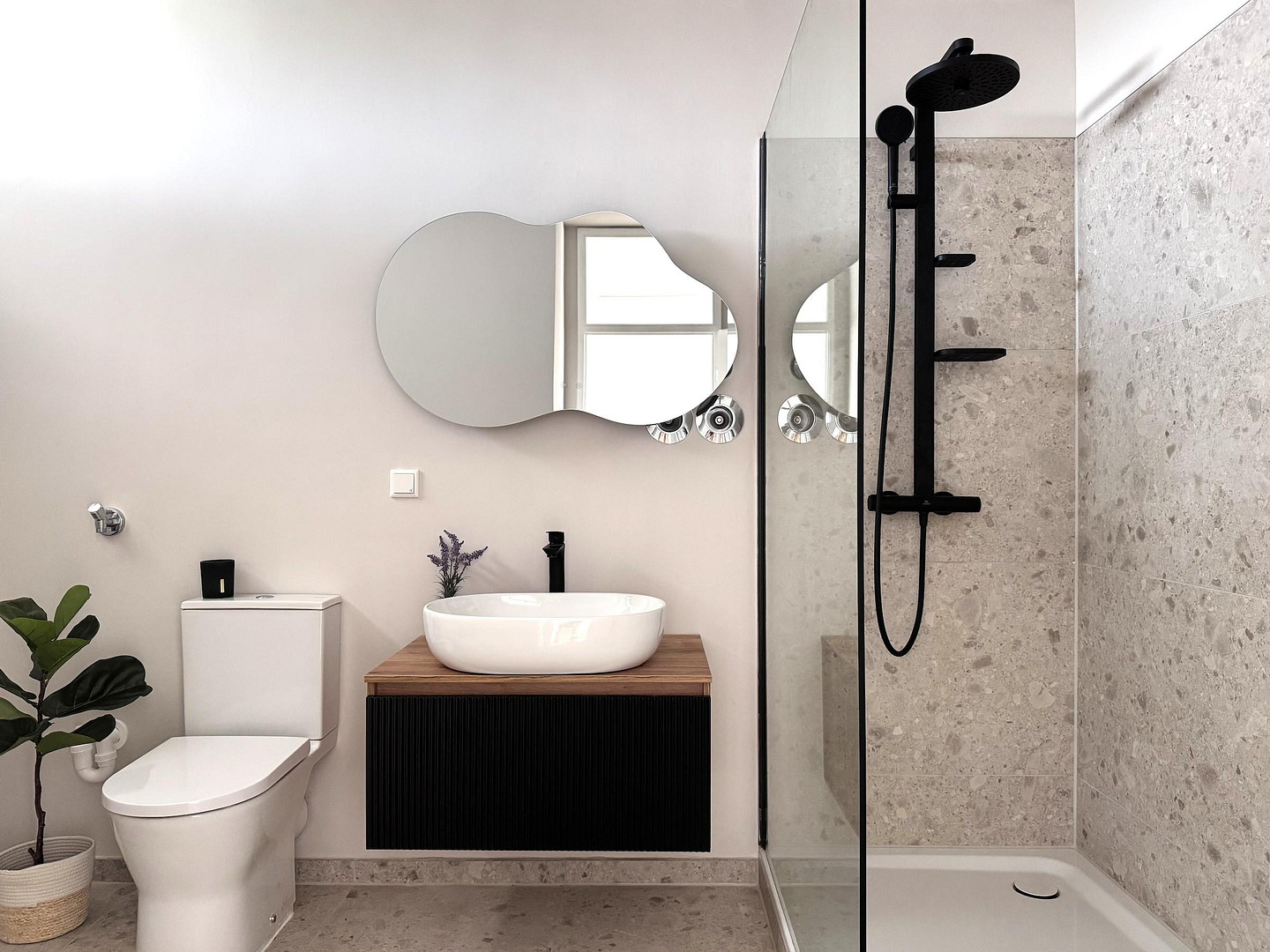*PROVISIONSFREI* Stilvoll modernisierte 2-Zimmer-Wohnung mit traumhaftem Blick & großem Sonnenbalkon – 65199 Wiesbaden-Dotzheim(Wiesbaden) – Vorschaubild 4