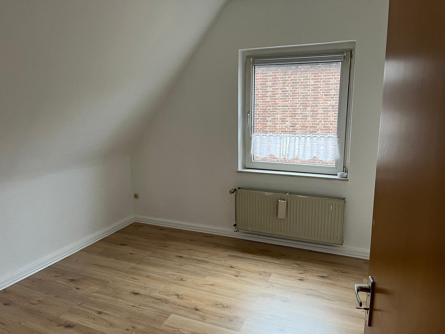 Gepflegte 2-Zimmer-Dachgeschosswohnung in Oberhausen – ab 01.11.2026 zu vermieten – 46147 Oberhausen(Sterkrade Nord) – Vorschaubild 3