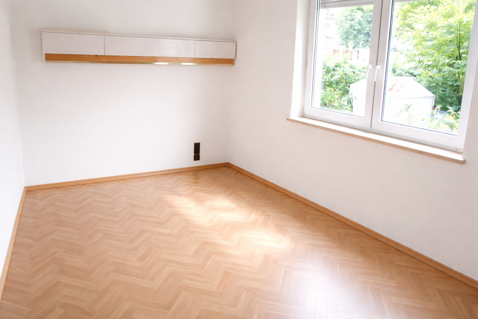 Einfamilienhaus Altbau (Renovierungsobjekt) zum Schnäppchenpreis / Grundstück mit Baureseve – Schlössleweg 2, 89231 Neu-Ulm – Vorschaubild 4
