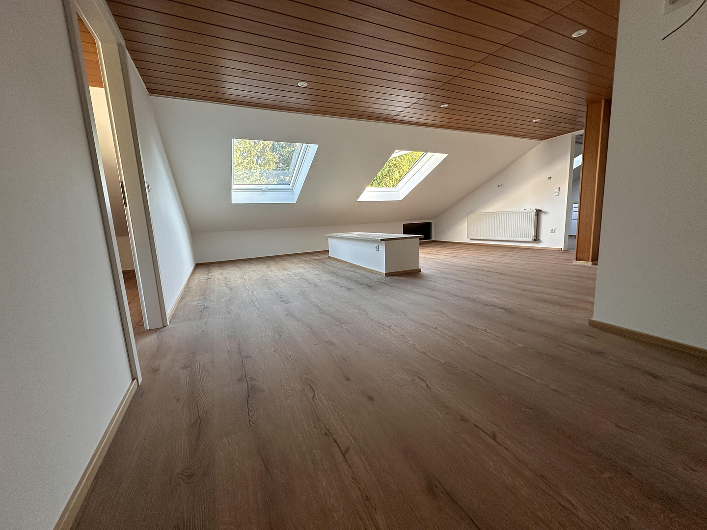 renovierte 2-Zimmer-Dachgeschosswohnung in ruhiger Lage – Freising – Vorschaubild 2