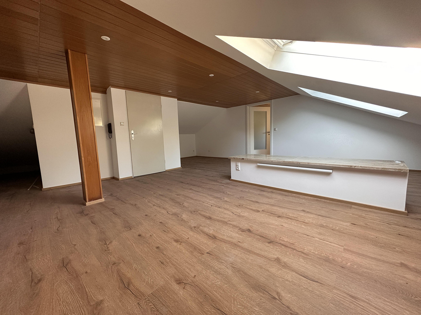 renovierte 2-Zimmer-Dachgeschosswohnung in ruhiger Lage – Freising – Vorschaubild 3
