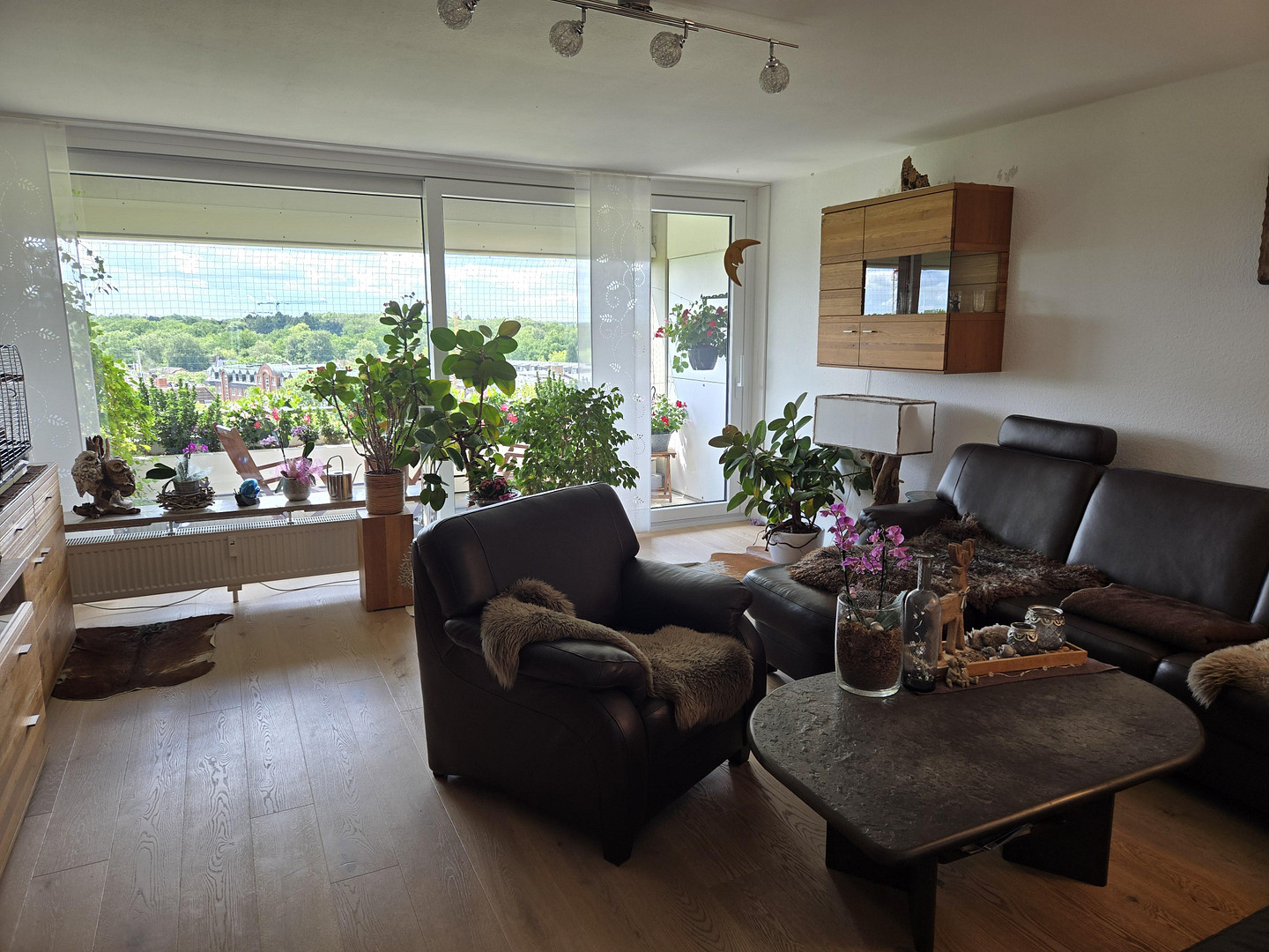 Lichtdurchflutete 3-Zimmer-Wohnung im 7. OG über dem AEZ mit spektakulärem Hamburg-Blick und Loggia! – 22391 Hamburg(Poppenbüttel) – Vorschaubild 4