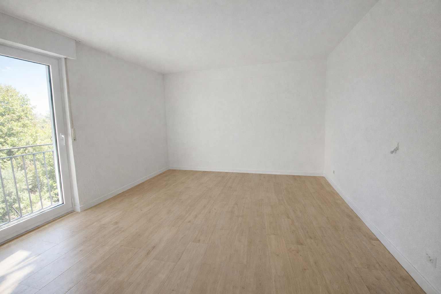Sanierte 3,5 Zimmer Wohnung mit Balkon in Oberhausen, Garage auf Wunsch – 46049 Oberhausen(Alt-Oberhausen) – Vorschaubild 5