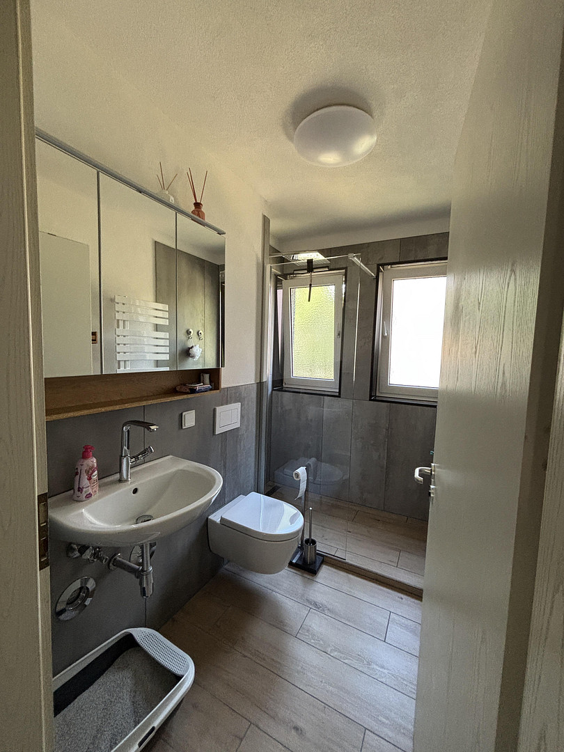 Gepflegte 2-Zimmer-Wohnung mit Balkon, Einbauküche, Stellplatz & Aufzug in Maintal-Dörnigheim – 63477 Maintal(Dörnigheim) – Vorschaubild 3