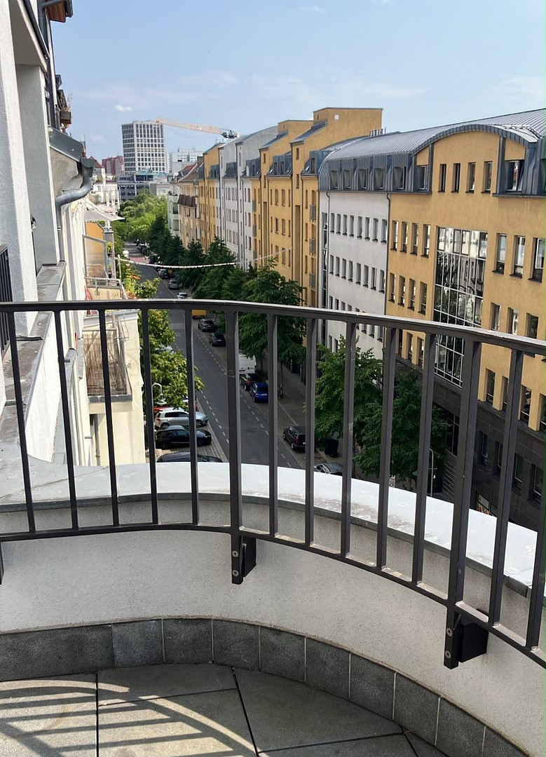Sonnige 2-Zimmer-Neubauwohnung aus 2013 mit Südbalkon & Fernsehturmblick – 5. OG, TG-Stellplatz – Rigaer Straße 67, 10247 Berlin(Friedrichshain) – Vorschaubild 10