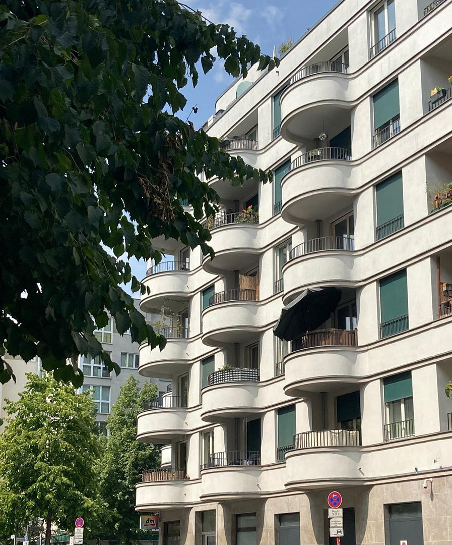 Sonnige 2-Zimmer-Neubauwohnung aus 2013 mit Südbalkon & Fernsehturmblick – 5. OG, TG-Stellplatz – Rigaer Straße 67, 10247 Berlin(Friedrichshain) – Vorschaubild 3