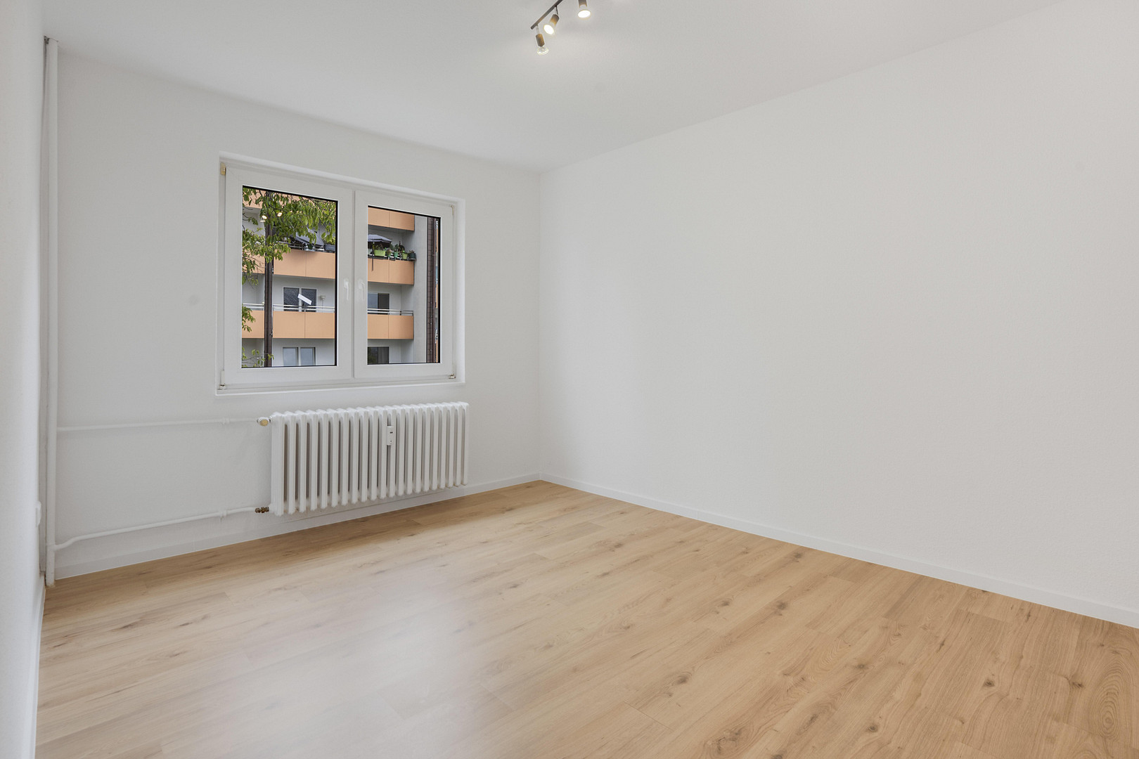 Frisch renovierte 3-Zimmer-Wohnung mit Balkon und Aufzug – sofort einziehen, provisionsfrei – 40822 Mettmann – Vorschaubild 3