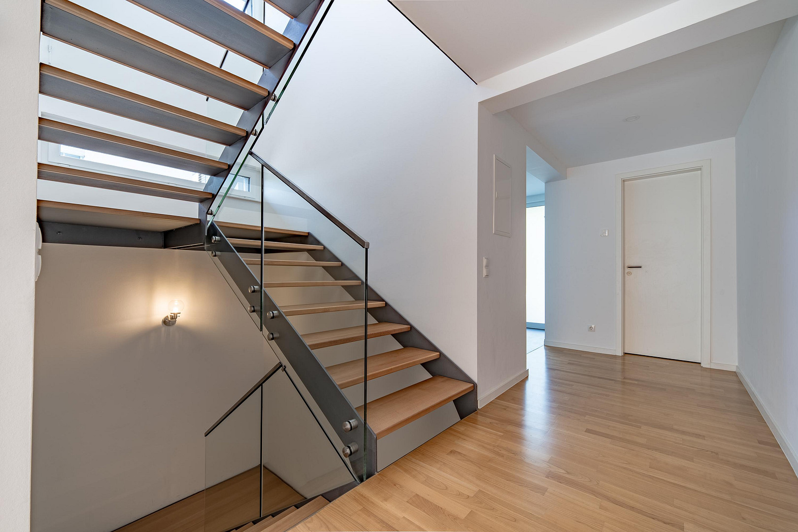 Attraktive Maisonettewohnung mit Haus-im-Haus-Charakter, Dachloggia, Garage – 56076 Koblenz – Vorschaubild 7