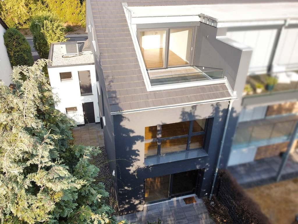 Attraktive Maisonettewohnung mit Haus-im-Haus-Charakter, Dachloggia, Garage
