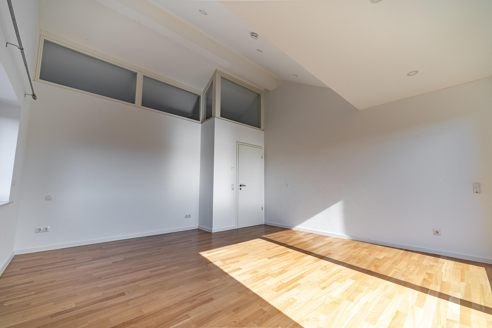 Attraktive Maisonettewohnung mit Haus-im-Haus-Charakter, Dachloggia, Garage – 56076 Koblenz – Vorschaubild 20