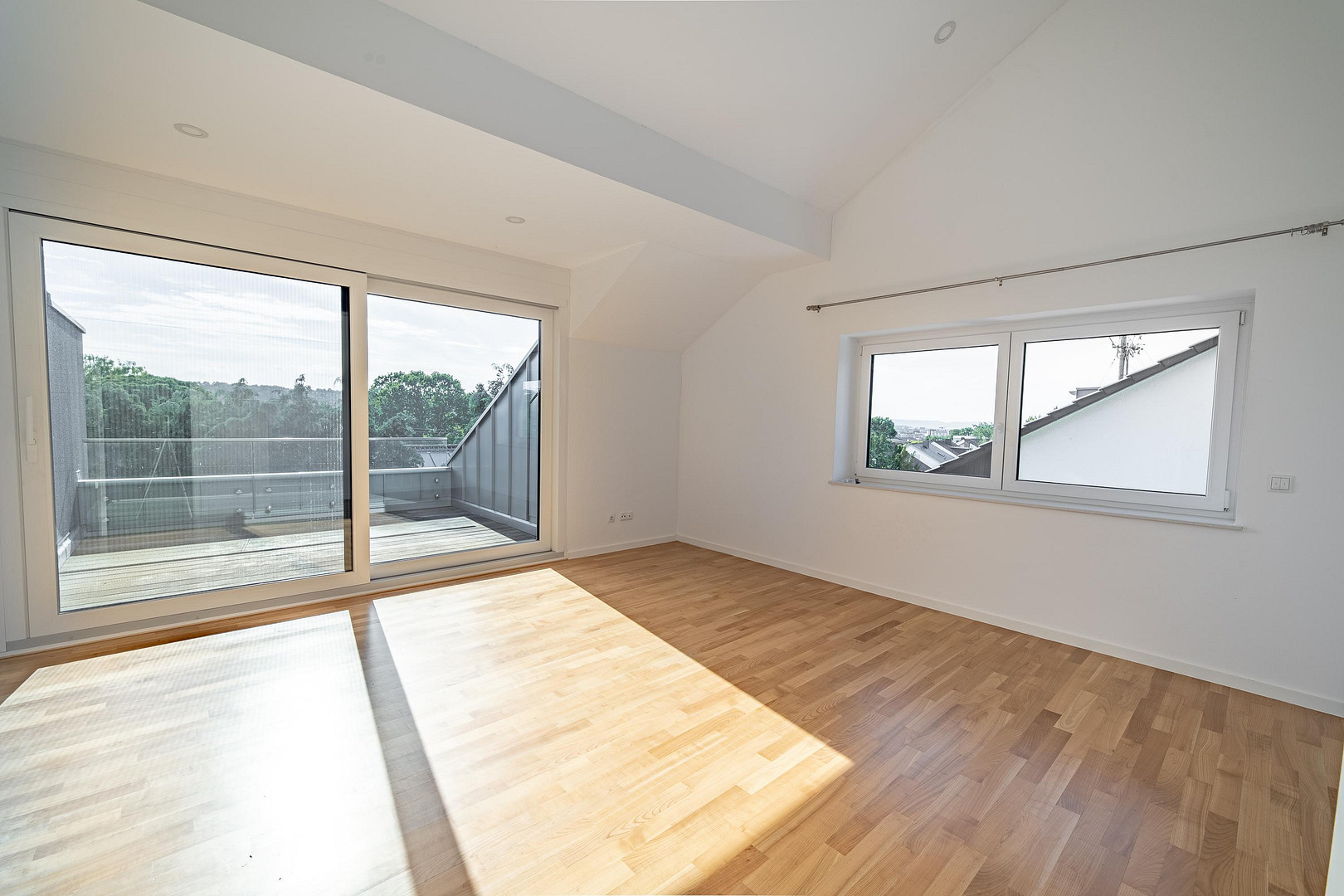 Attraktive Maisonettewohnung mit Haus-im-Haus-Charakter, Dachloggia, Garage – 56076 Koblenz – Vorschaubild 3