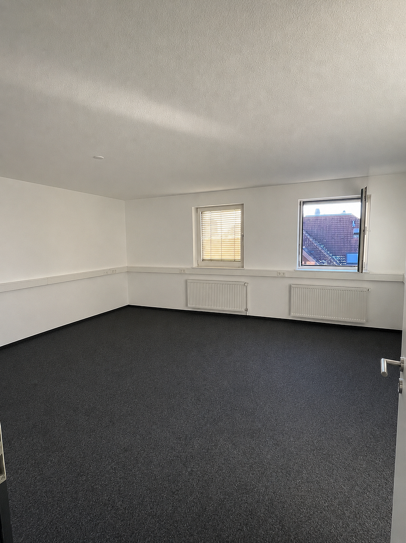 Großzügige 4 Zimmer Wohnung in Singen in Top Lage zu vermieten – August-Ruf-Straße 4, 78224 Singen(Singen (Hohentwiel)) – Vorschaubild 3