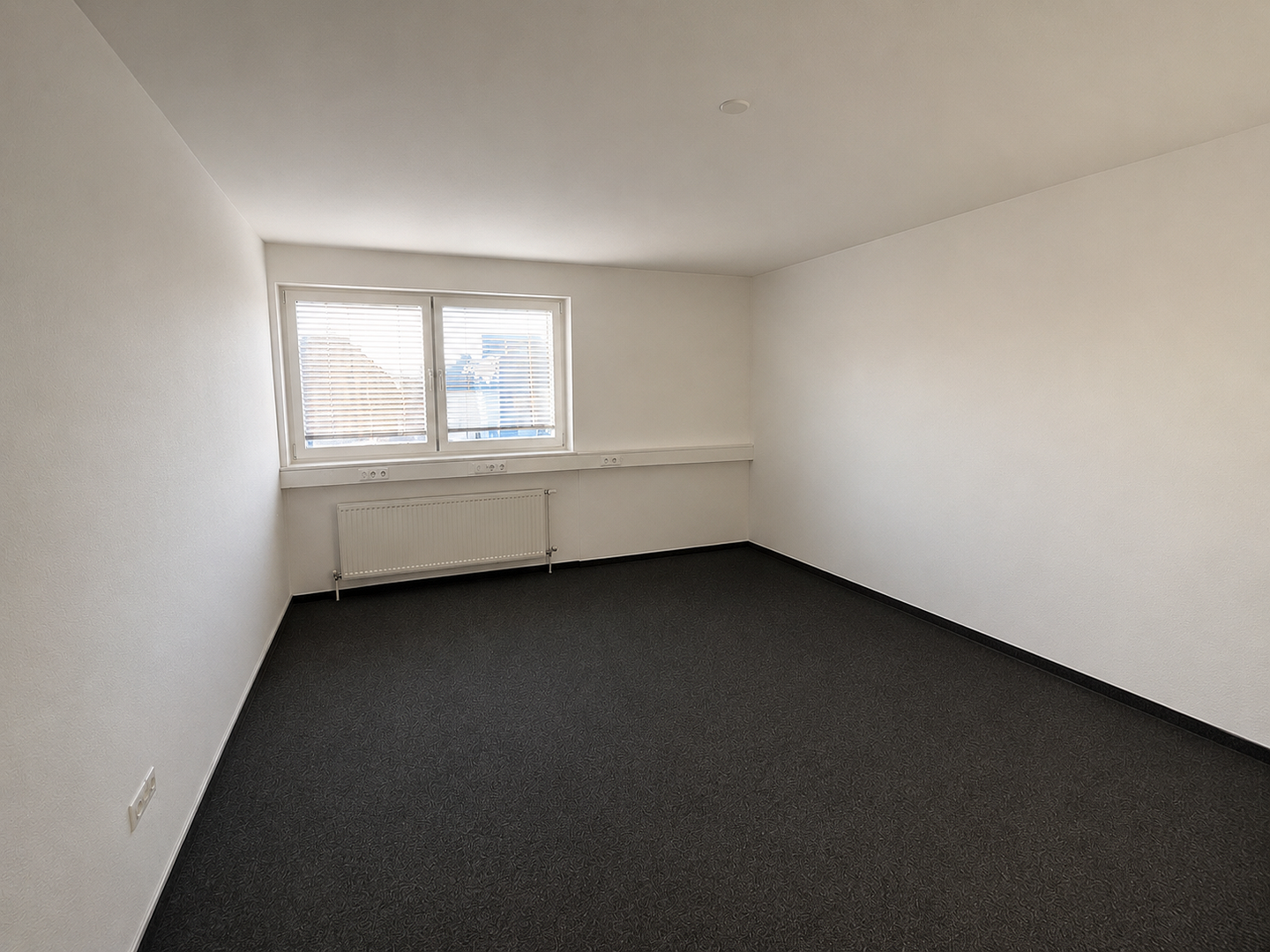 Großzügige 4 Zimmer Wohnung in Singen in Top Lage zu vermieten – August-Ruf-Straße 4, 78224 Singen(Singen (Hohentwiel)) – Vorschaubild 4