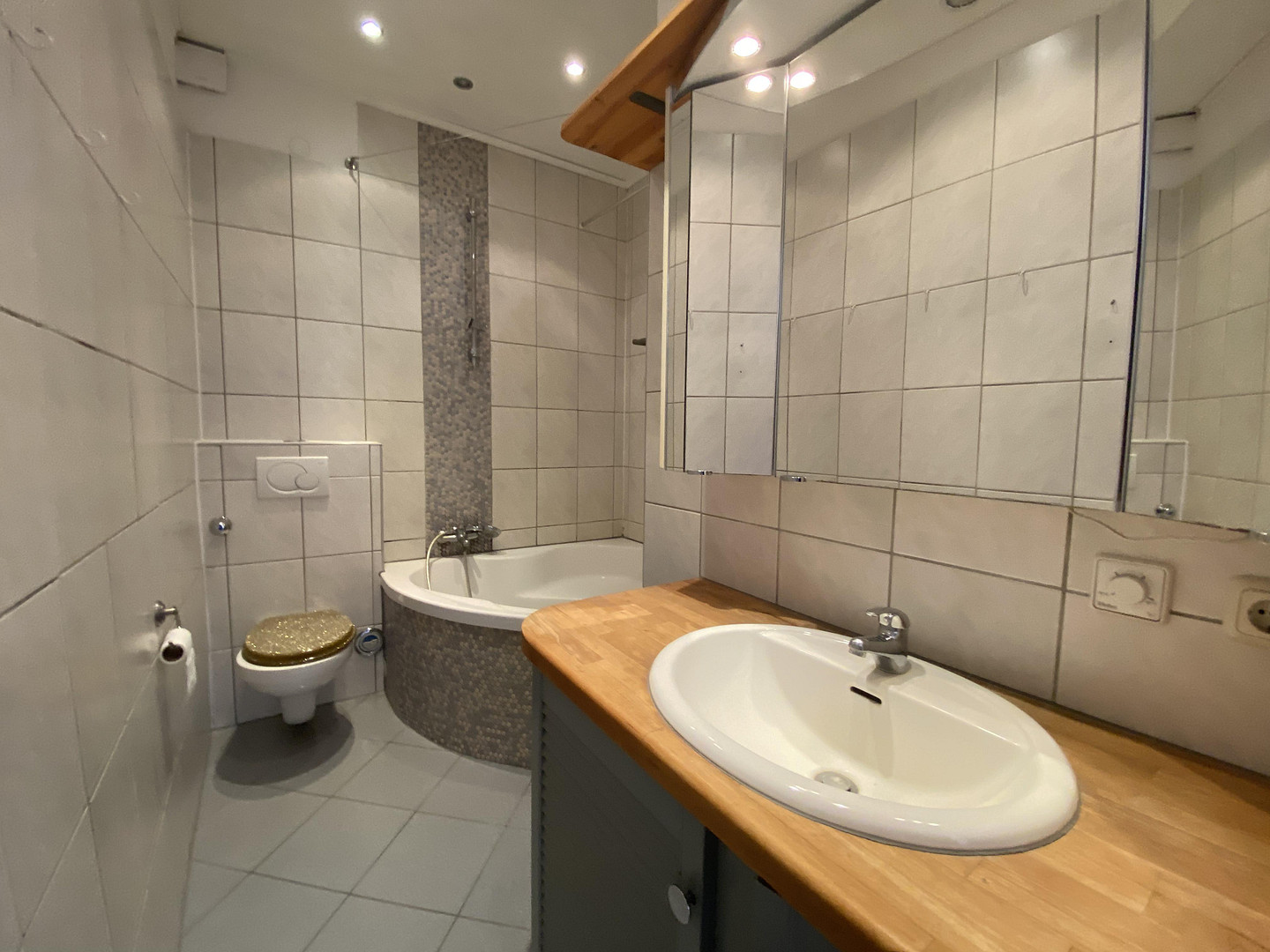 Sofortbezug! Helle 5-Zimmer-Altbauwohnung m. Balkon über den Dächern von Kiel zu kaufen. – 24114 Kiel(Südfriedhof) – Vorschaubild 21