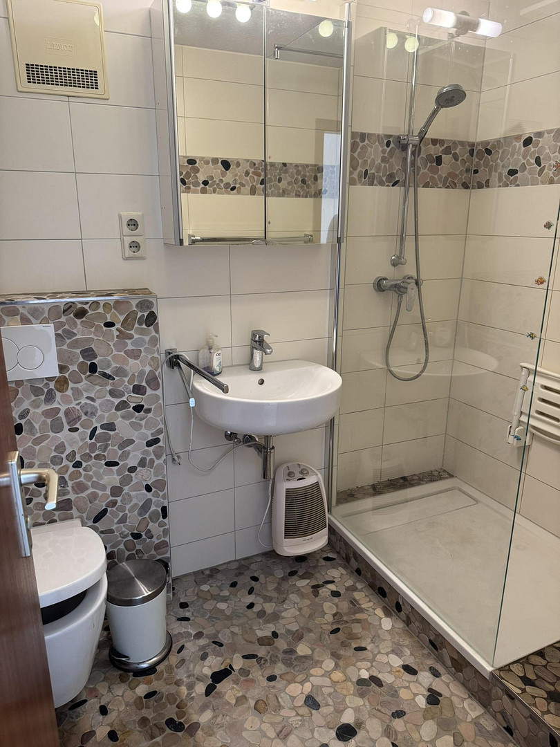 Pfiffige 2 ZW, Garage, Balkon, KA oder Eigenutz, sofort frei !!! – 71088 Holzgerlingen – Vorschaubild 6