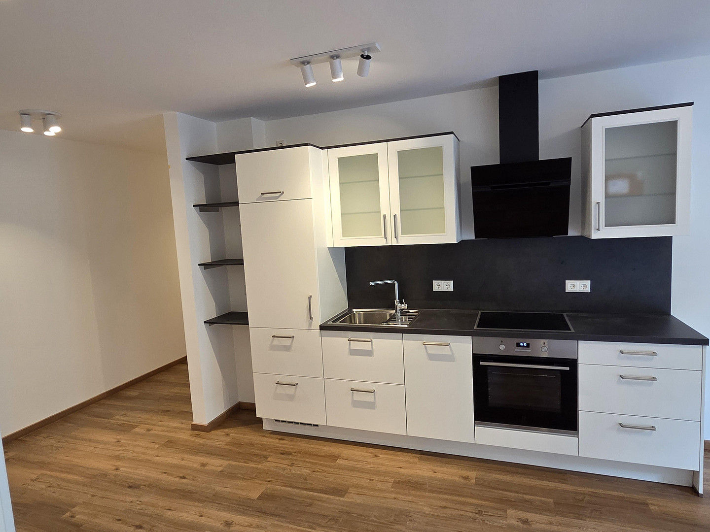 Neubau - Erstbezug - sofort verfügbar! Exklusive 2-Zi-Wohnung mit EBK und Garten sowie Tiefgarage – Steinbruchweg 6, 87437 Kempten(Kempten (Allgäu)) – Vorschaubild 4