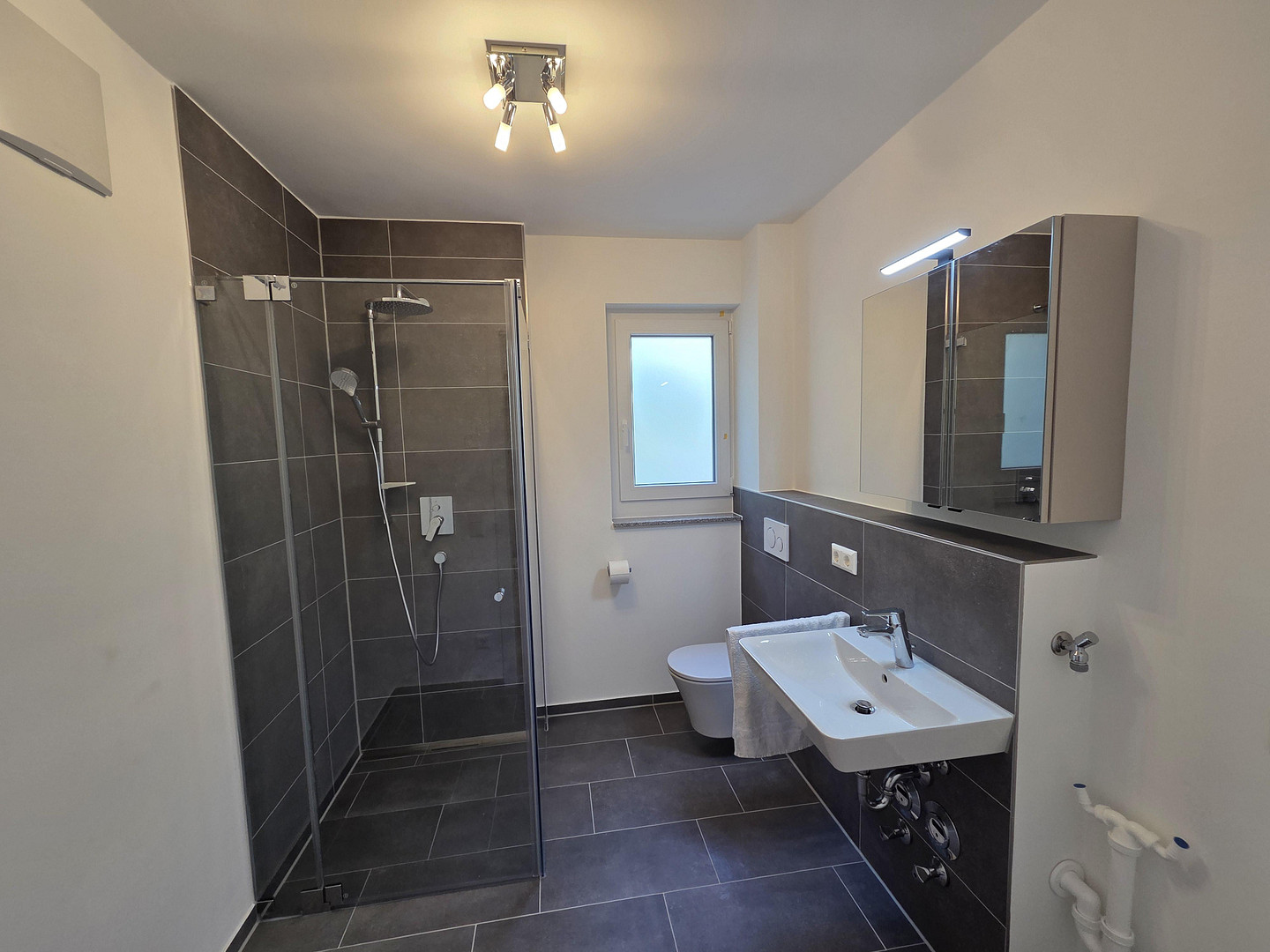 Neubau - Erstbezug - sofort verfügbar! Exklusive 2-Zi-Wohnung mit EBK und Garten sowie Tiefgarage – Steinbruchweg 6, 87437 Kempten(Kempten (Allgäu)) – Vorschaubild 6