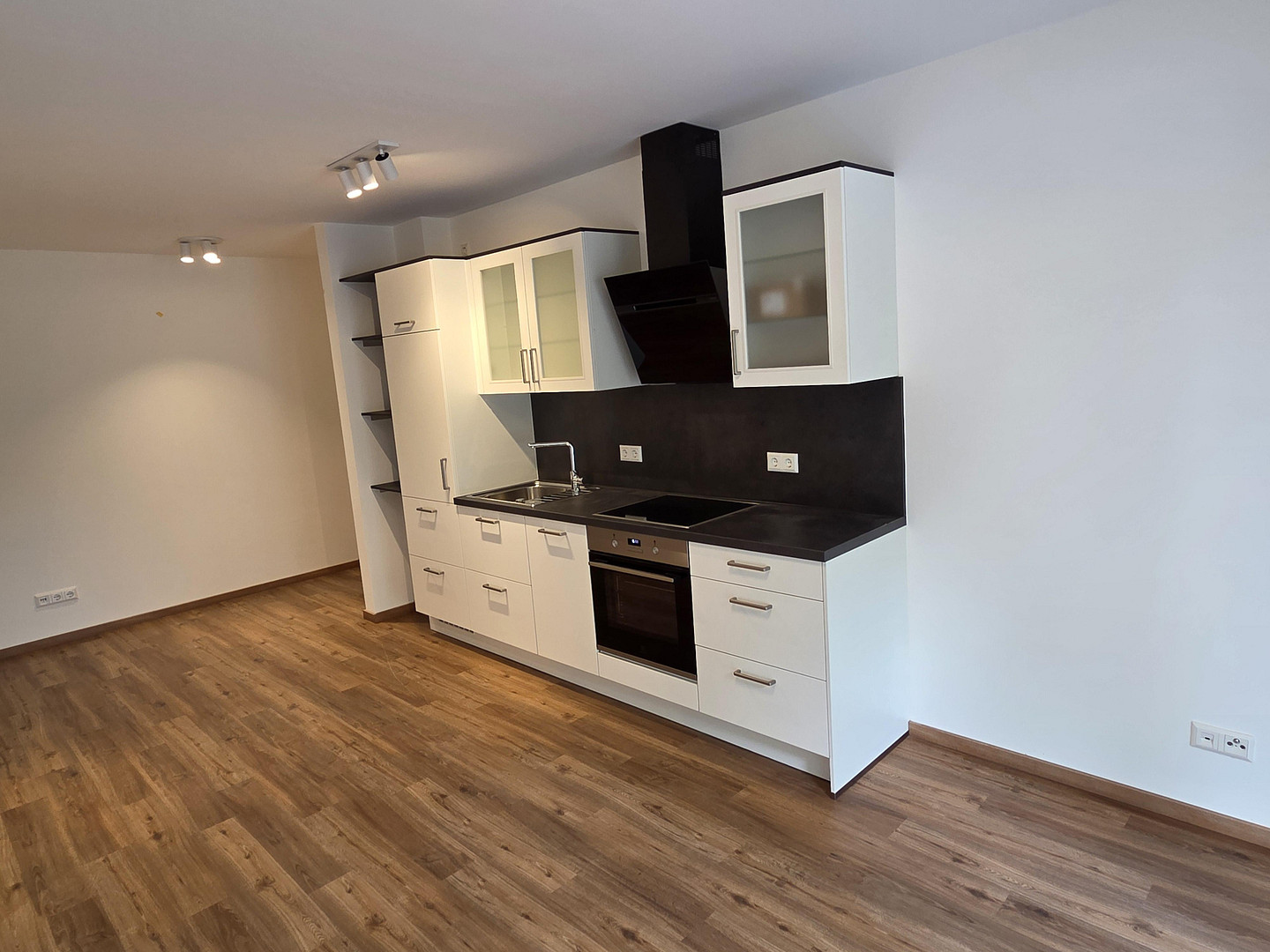 Neubau - Erstbezug - sofort verfügbar! Exklusive 2-Zi-Wohnung mit EBK und Garten sowie Tiefgarage – Steinbruchweg 6, 87437 Kempten(Kempten (Allgäu)) – Vorschaubild 2