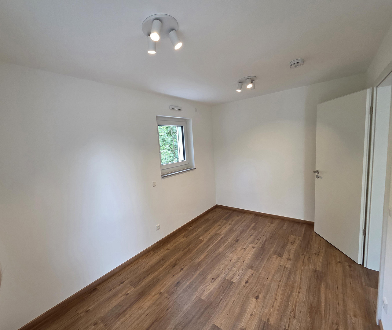 Neubau - Erstbezug - sofort verfügbar! Exklusive 2-Zi-Wohnung mit EBK und Garten sowie Tiefgarage – Steinbruchweg 6, 87437 Kempten(Kempten (Allgäu)) – Vorschaubild 11