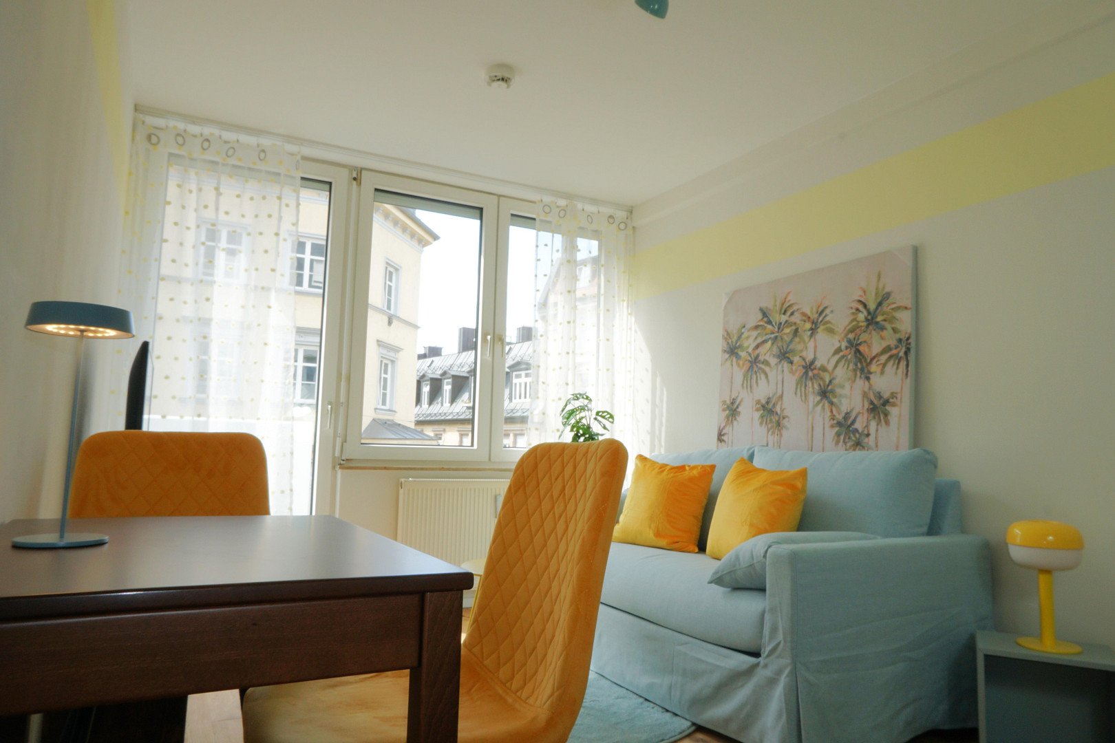 Jetzt einziehen! Möbliert, lichtdurchflutete 1-Zimmer Wohnung neben der Uni! Jetzt anfragen! – Türkenstraße 80, 80799 München(Maxvorstadt) – Vorschaubild 2