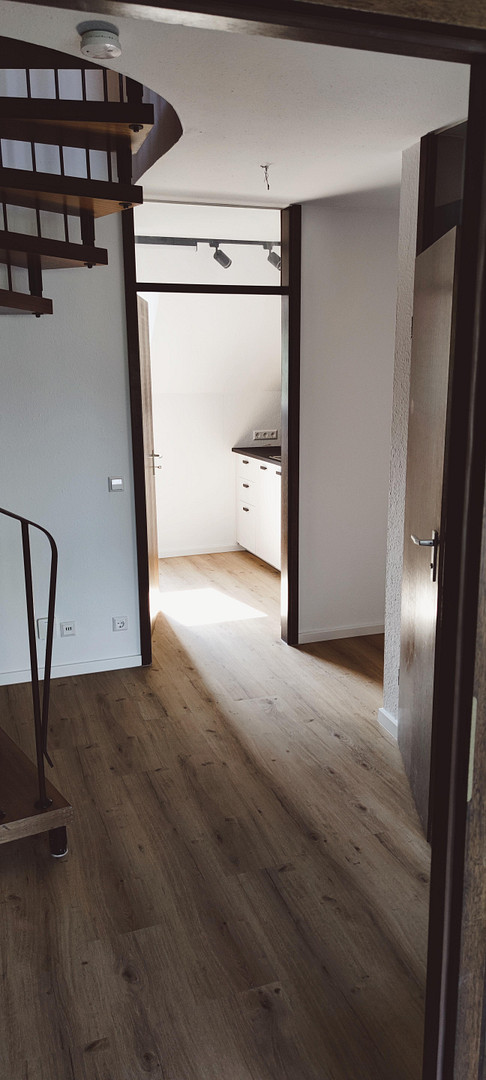 Erstbezug nach Renovierung 2,5 Zimmer Maisonette Wohnung – 71263 Weil der Stadt – Vorschaubild 2