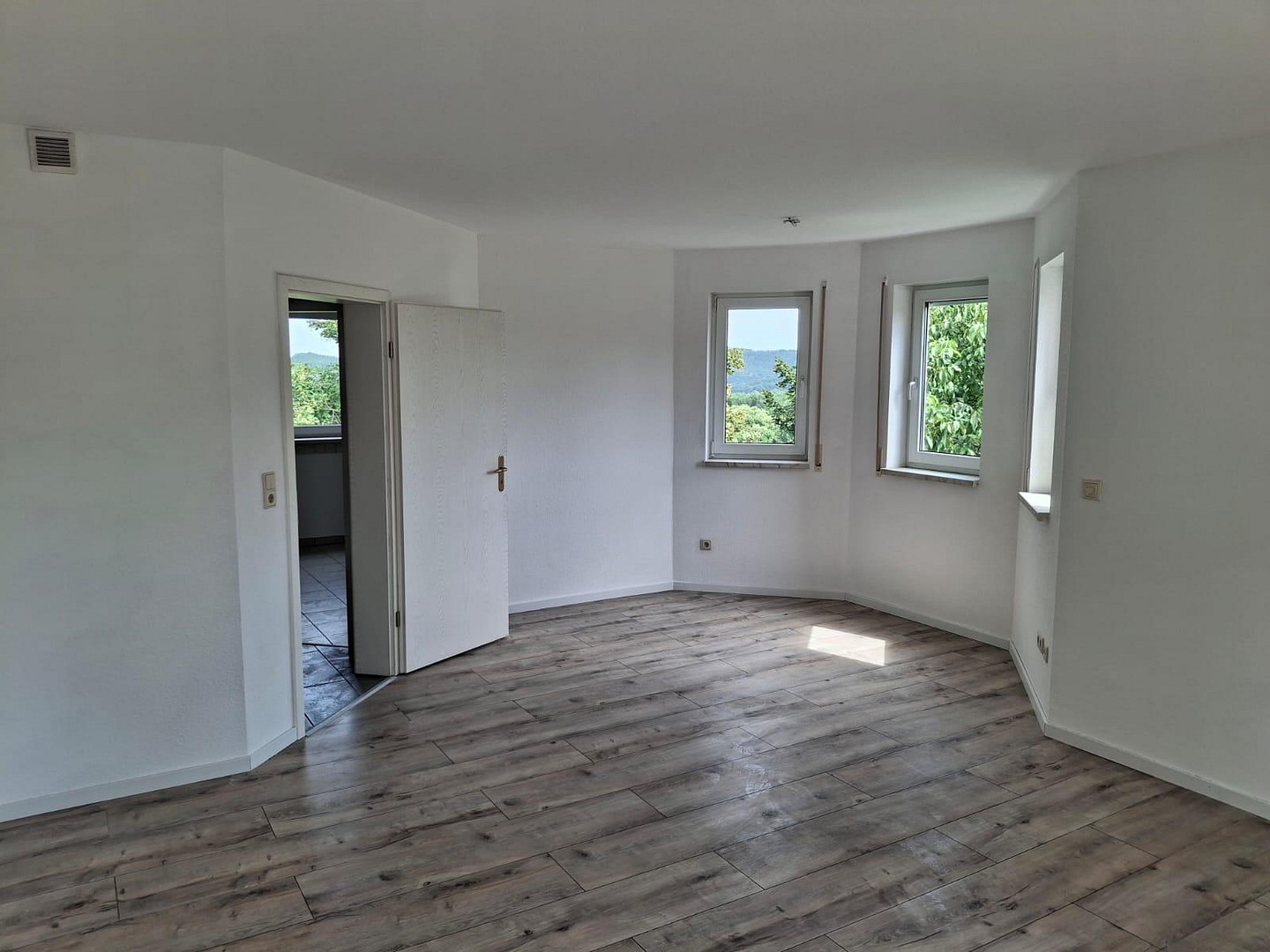 Helle 2-Raum Wohnungen mit Balkon – 9350 Lichtenstein-OT Heinrichsort(Heinrichsort) – Vorschaubild 3